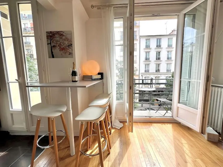 Grand Appartement Dans Paris 8 Couchages France