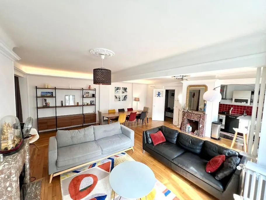 Grand Appartement Dans Paris 8 Couchages location